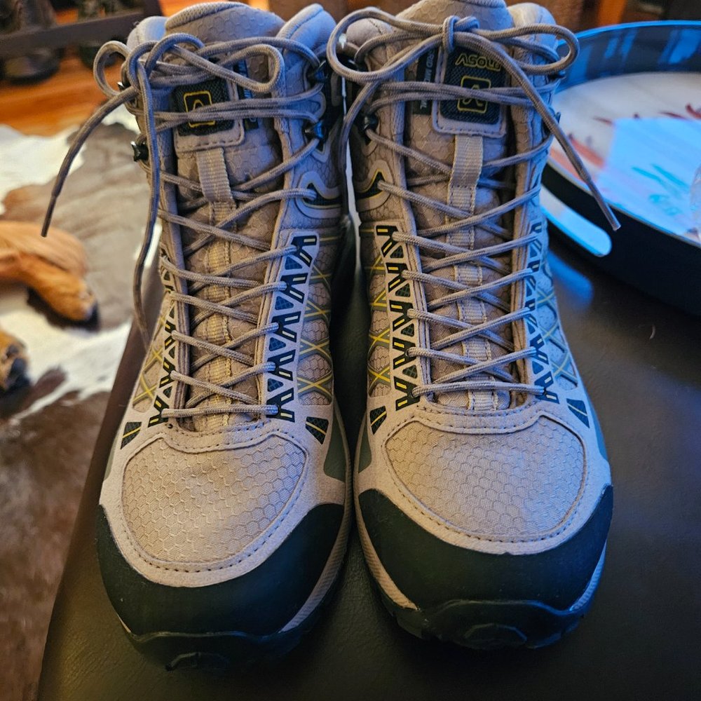 Brand Newm, Never worn, Asolo Women's Hiking Boots